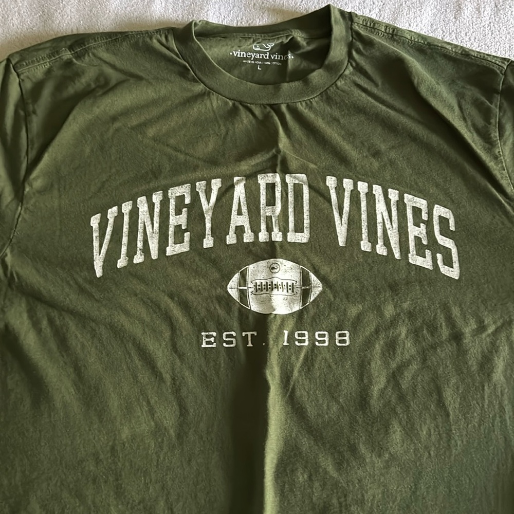 NWOT Vineyard Vines football t-shirt